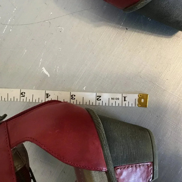 Blondo Leather Open Toe Wedge Gladiator Red Sandals Heels Women's Sz 9 W - Picture 11 of 11